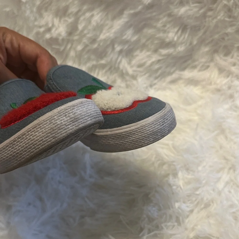 🎀 Gymboree Girls Apple Embroidered Slip-On Shoes - Blue, White and Red